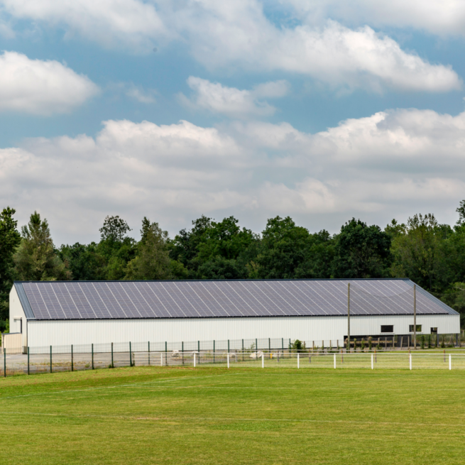 Vue d'ensemble Bâtiment agricole de stockage toiture photovoltaïque à Rontignon (64)