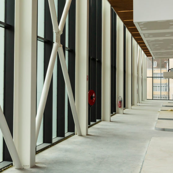 LES HALLES – PAU charpente métallique intérieur