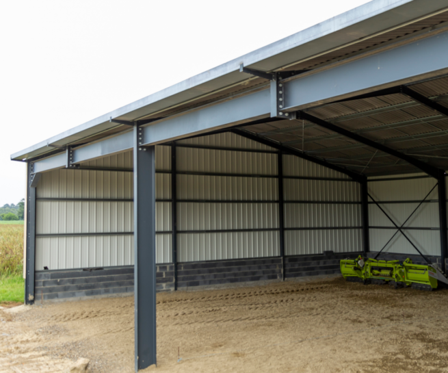 BÂTIMENT AGRICOLE DE STOCKAGE – RIBARROUY intérieur