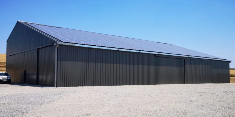 versant Sud bâtiment agricole de stockage photovoltaïque à Auribail (31)