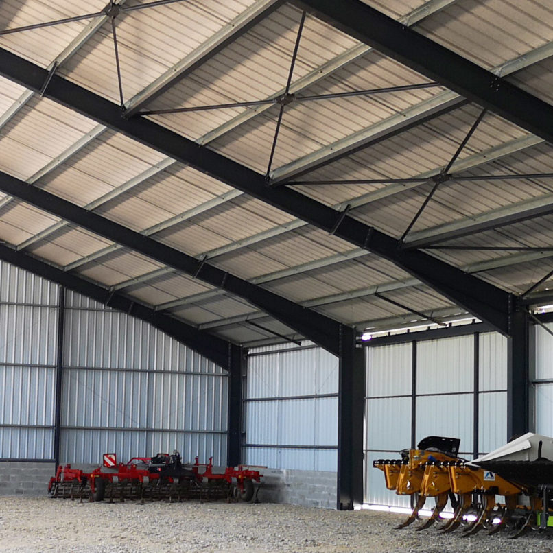 Intérieur fermé Bâtiment agricole de stockage photovoltaïque à Auribail (31)