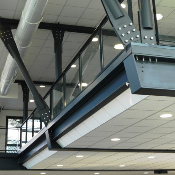 Plancher suspendu aux portiques - FORD LORMONT