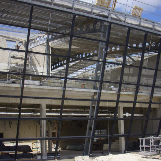CENTRE DE MAINTENANCE CLEO charpente métallique extérieur
