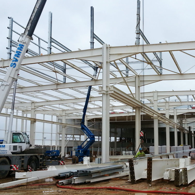USINE AIR FRANCE charpente métallique en cours de chantier