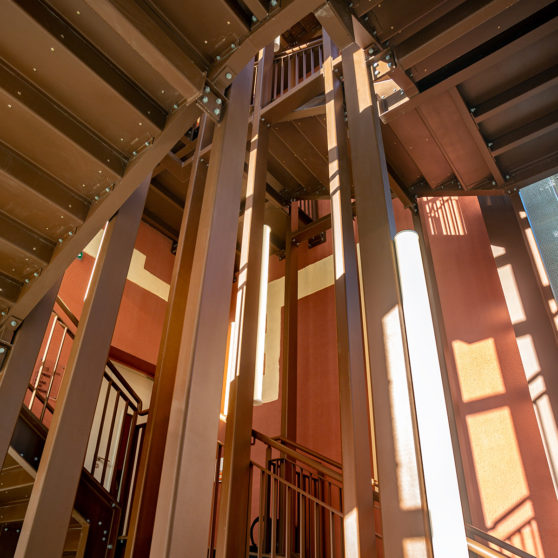 Escaliers multi-étages - CENTRE DE LOISIRS BAROJA