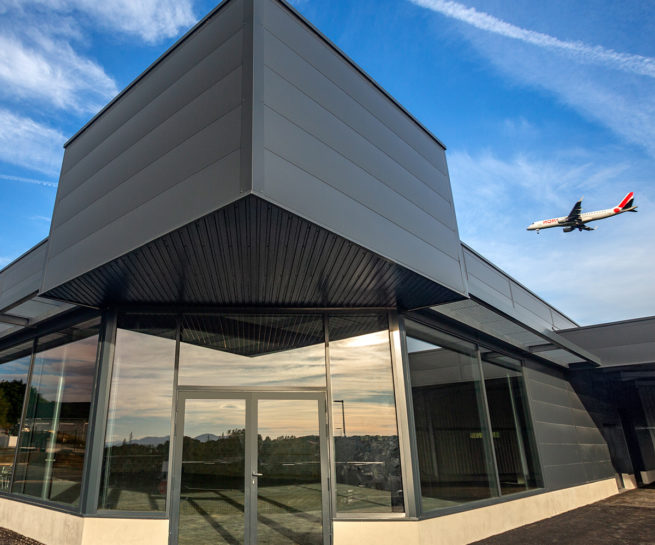 BÂTIMENT POUR CONCESSIONNAIRE MOTO