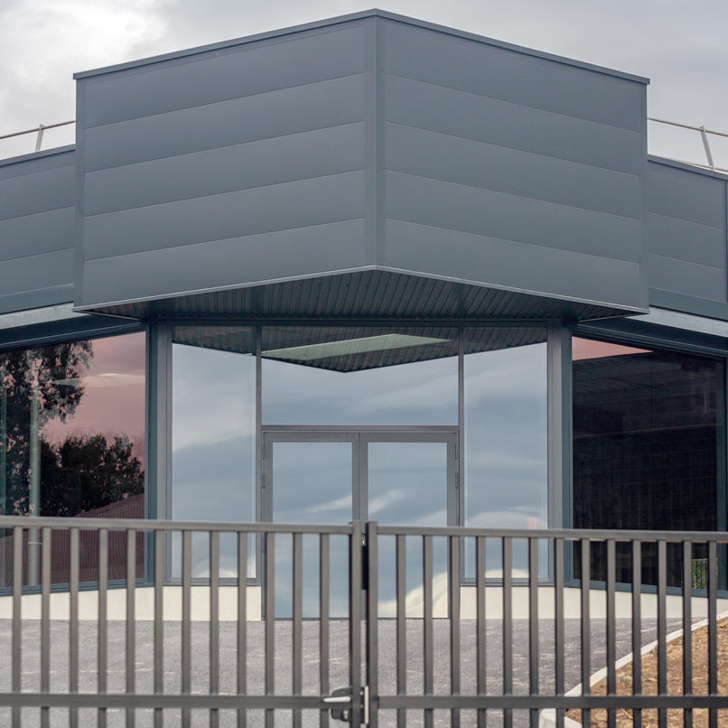 BÂTIMENT POUR CONCESSIONNAIRE MOTO