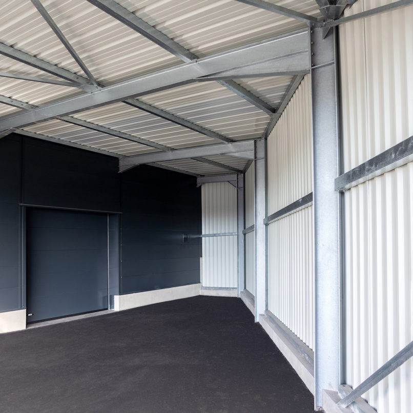 Assemblage encastrement poteau/traverse portique - BÂTIMENT POUR CONCESSIONNAIRE MOTO