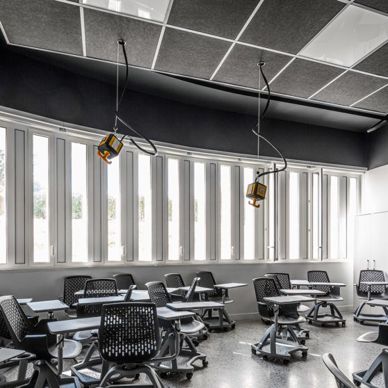 BÂTIMENT ESTIA 3 – ÉCOLE D’INGÉNIEURS DE BIDART menuiserie aluminium intérieur