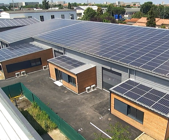 Toiture Bâtiment tertiaire photovoltaïque - Ecotecnic / Toulouse (31)