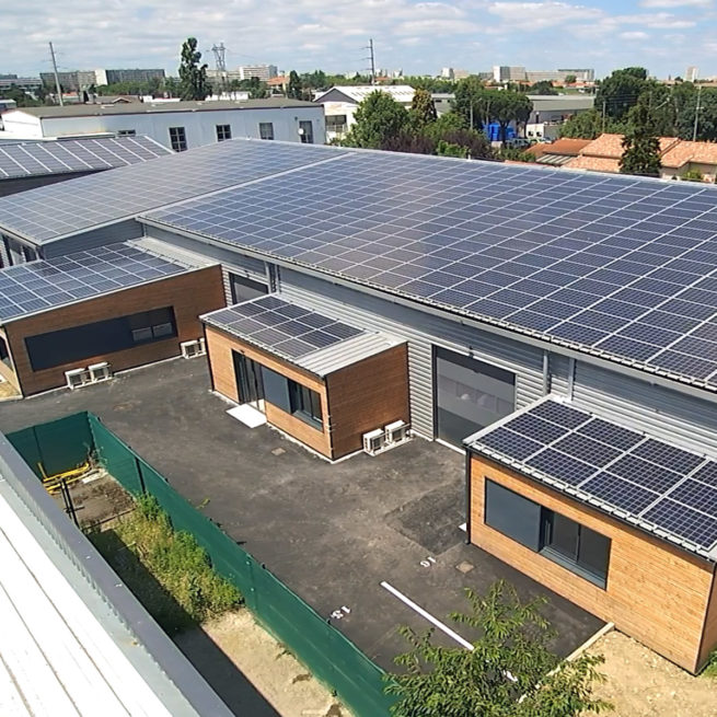 Toiture Bâtiment tertiaire photovoltaïque - Ecotecnic / Toulouse (31)