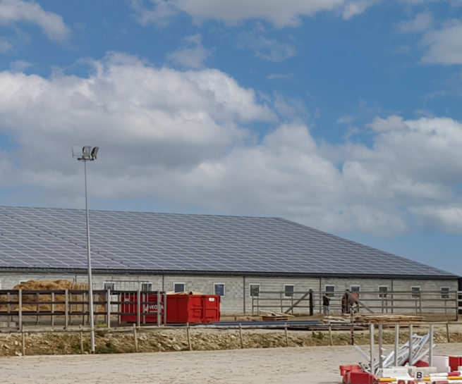 Bâtiment équestre photovoltaïque Générale du solaire / Vérines (17)