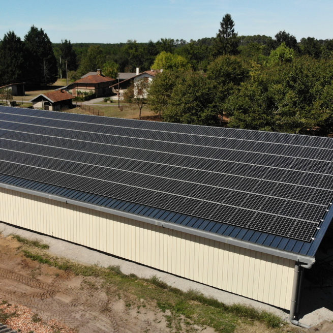 Bâtiment photovoltaïque agricole Soltea / Saint-Julien-en-Born (40)