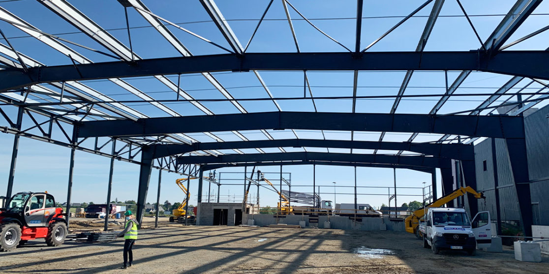 Portiques en profilés reconstitués soudés (PRS) - SALLE BATTLE KART TOURS